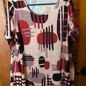 BloomChic Women's Abstract Print Tee - Red, Black, Cream - XL / 14-16. NWT